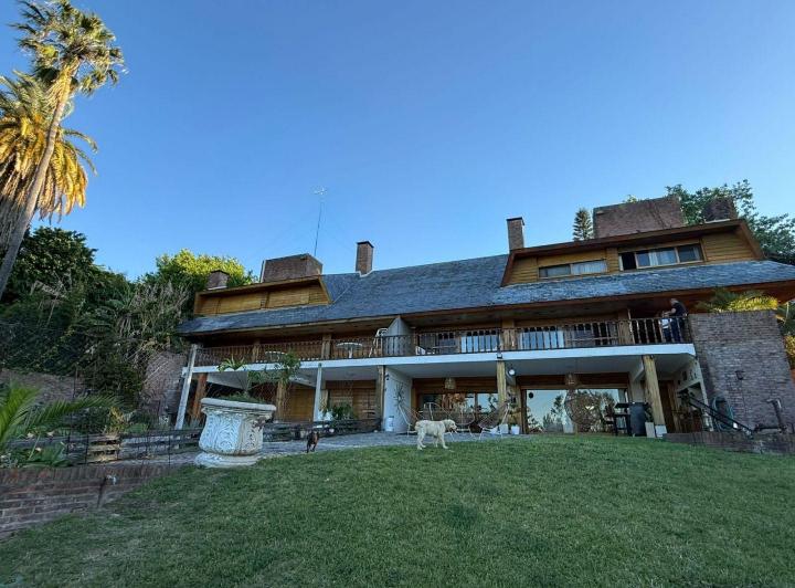 Casa · 656m² · 10 Cocheras