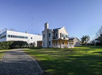 FUG-SPF-973_2 · Casa en Venta con Piscina en Pérez