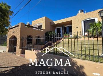 Casa de 14 ambientes, Córdoba · Venta Casa en Barrio Urca – Pileta – Apto Crédito