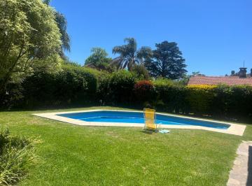 Casa · 140m² · 5 Ambientes · 4 Cocheras · Casa
