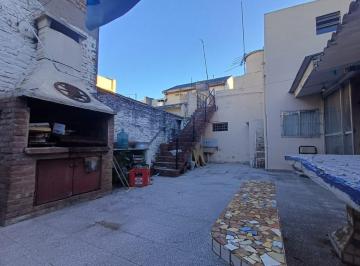 Casa · 169m² · Venta Casa Multifamiliar con 2 Locales en Venta, Oportunidad