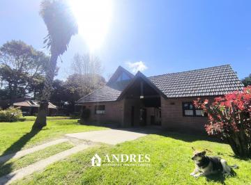 Casa · 190m² · 6 Ambientes · 1 Cochera · Casa en Venta en Pinamar