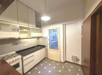 Casa · 90m² · 3 Ambientes · 1 Cochera · Casa de 2 Dorm. en Barrio Echesortu