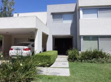 Casa · 380m² · Casa en Funes Hills Cadaques. Lote 273. Piscina. Hermosa Ubicación
