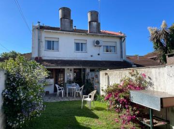Casa · 115m² · 5 Ambientes · 2 Cocheras · Casa en Dúplex 3 Dorm. en Venta en Martinez
