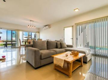 Casa · 130m² · 3 Ambientes · 2 Cocheras · Casa en Venta Barrio Privado
