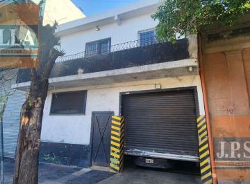 Bodega-Galpón · 300m² · Galpón 300 m² en Lote de 223 m² - Oficina y Baños - Lomas del Mirador