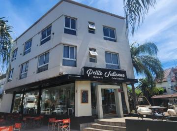 Local comercial · 122m² · Local Comercial Esquina 122 m² - F/ 2 Calles - Ramos Mejia