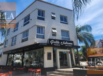 Local comercial · 122m² · Local Comercial Esquina 122 m² - F/ 2 Calles - Ramos Mejia