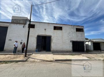Local comercial · 200m² · 1 Ambiente · 1 Cochera · Galpon en Alquiler en Ferreyra