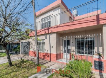 PH · 90m² · 5 Ambientes · 2 Cocheras · Venta PH Tipo Casa en Ituzaingó con Patio y Terraza