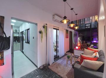 Casa · 78m² · 4 Ambientes · Casa de Pasillo de 1 Dormitorio Más Comodín Sobre Av Pellegrini