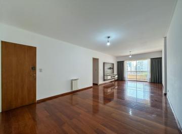 Departamento · 147m² · 5 Ambientes · 1 Cochera · Departamento de 3 Dorm. Piso Exclusivo con Cochera en Zona Río