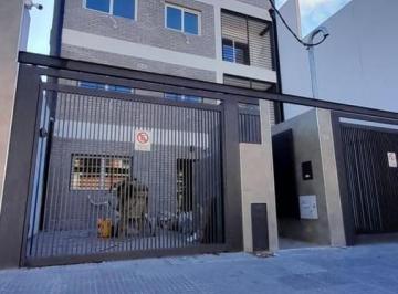 Departamento · 80ha · 3 Ambientes · 1 Cochera · En Venta Departamento 3 Ambientes con Terraza en Ramos Mejia