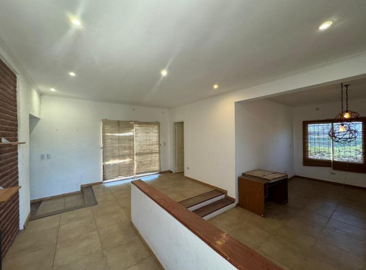 Casa · 196m² · 7 Ambientes · 1 Cochera
