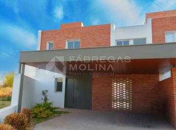 Casa · 155m² · 3 Ambientes · 2 Cocheras · ¡Venta! Dúplex Premium en Comarca de Allende ¡A Estrenar!