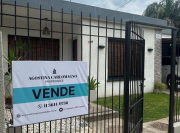 Casa · 150m² · 4 Ambientes · 1 Cochera · Hermosa Casa con Pileta en Haedo Norte