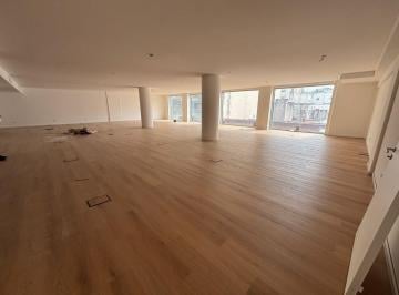 Oficina comercial · 1500m² · 20 Cocheras · Espectacular Oficina en 3° Piso! a Estrenar. Aire Central. Sup Total: 385 m². Talcahuano y Santa Fe.