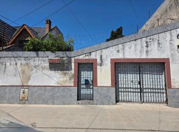 Terreno · 122m² · Venta • Terreno • Parque Avellaneda • Parque • Cochera • Lote