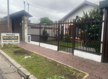 Casa · 180m² · 5 Ambientes · 2 Cocheras · Casa Venta de 5 Ambientes Moron
