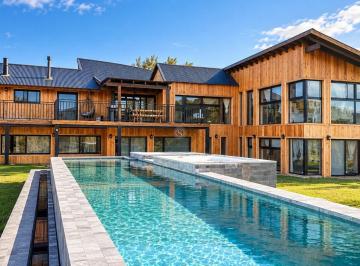 Casa · 360m² · 6 Ambientes · 1 Cochera · Casa en Venta en Peñon del Lolog, San Martin de Los Andes, Patagonia