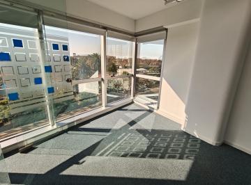 Oficina comercial · 215m² · 2 Cocheras · Oficina en Alquiler Plug And Play en Nuñez con Vista Al Rio