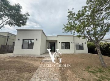 Casa · 181m² · 5 Ambientes · 2 Cocheras · Casa en San Matias a Estrenar!