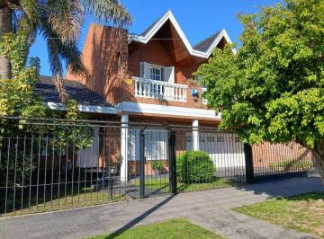 Casa de 6 ambientes, Lomas de Zamora · Gran Chalet de 6 Amb en Zona Residencial