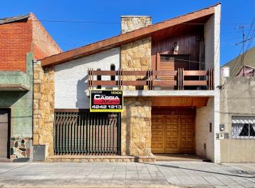 Casa · 300m² · 5 Ambientes · 1 Cochera · Casa - Lanús Oeste
