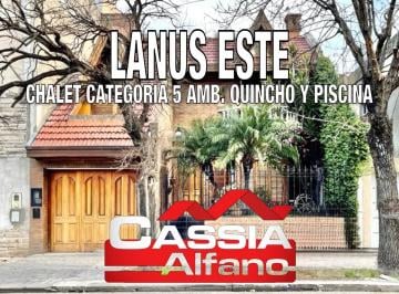 Casa · 235m² · 5 Ambientes · 3 Cocheras · Casa - Lanús Este
