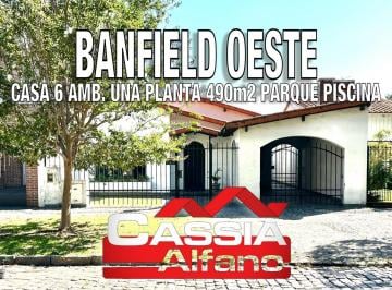 Casa · 250m² · 6 Ambientes · 2 Cocheras · Importante Chalet Una Planta, Lote 474 m² Residencial, 3 Dormit. Fondo, Piscina, 4 Baños, Escritorio