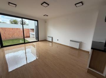 Casa · 105m² · 2 Ambientes · 2 Cocheras · Ultima Unidad en Venta Housing Villa Allende