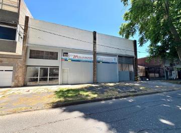 Bodega-Galpón · 700m² · 7 Ambientes · 15 Cocheras · Galpón con Acceso por 2 Calles a Pocas Cuadras de Bv Segui y Av San Martin