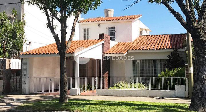 Casa · 166m² · 4 Ambientes · 1 Cochera