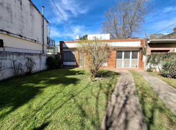 Casa · 120m² · 4 Ambientes · 2 Cocheras · Casa 2 Dorm. - Arata 8000 - Fisherton | Venta