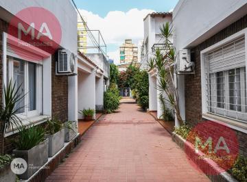 Casa · 137m² · 5 Ambientes · Casa de Pasillo, 3 Dorm. - Juan Manuel de Rosas 1600 - Rosario Martin | Venta
