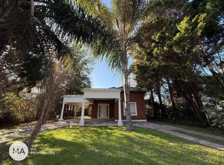 Casa · 146m² · 6 Ambientes · 3 Cocheras