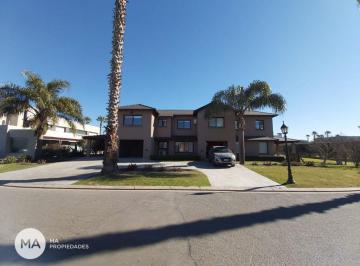 Casa · 408m² · 8 Ambientes · 2 Cocheras · Casa 5 Dorm. con Parque y Pileta - San Marino - Funes | Venta