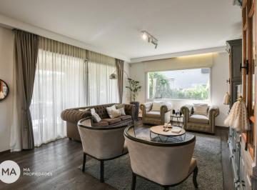 Casa · 252m² · 7 Ambientes · 2 Cocheras · Casa 4 Dorm. con Jardín y Pileta - San Sebastián - Funes | Venta