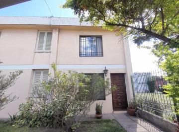 PH de 3 ambientes, Hurlingham · Venta PH Al Frente. Bo. Atepam. Villa Tesei