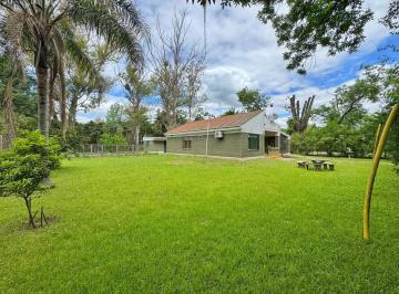 Casa · 140m² · 4 Ambientes · 1 Cochera · Venta - Casa en Funes