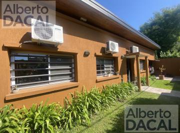 Casa · 152m² · 4 Ambientes · 3 Cocheras · Casa Entre Caminos Villa Elisa de 3 Dorm.