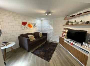 Casa · 130m² · 9 Ambientes · 1 Cochera · Alquiler Amoblado Duplex 3 Dorm. en Housing Cerrado X Mes, Semestre o Año