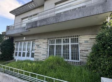 Casa · 190m² · 4 Ambientes · 1 Cochera · Venta Casa Cuatro Ambientes Castelar Norte