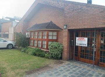 imagen1 · Venta Casa 3 Dorm. Garage Doble Pileta Quincho Asador 5 Baños U$s360.000.