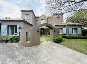 Casa · 235m² · 8 Ambientes · Casa Venta 5 Dorm. Ayres del Pilar Lote de 1207 m² Pilar Retasada