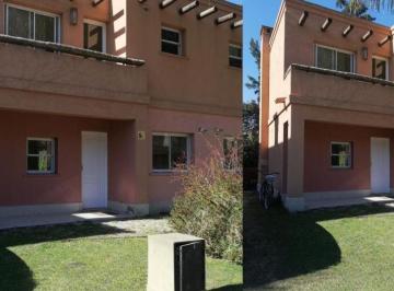 Casa · 110m² · 3 Ambientes · 2 Cocheras · Venta de Casa 3 Ambientes en Barrio Casas del Parque, Pilar