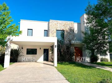 Casa de 5 ambientes, Moreno · Destacada