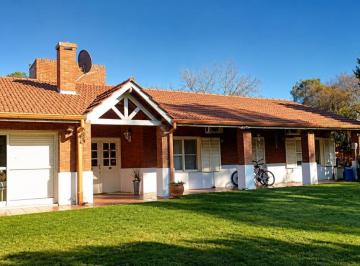Casa · 220m² · 7 Ambientes · 4 Cocheras · Casa en Venta, 3 Dorm., en Los Cardales Country Club, Los Cardales, Campana