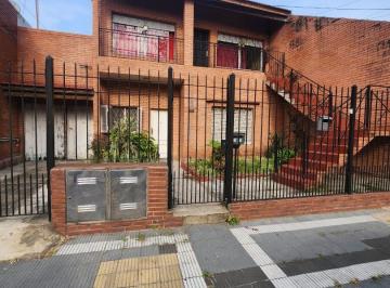 Casa · 340m² · 5 Ambientes · 2 Cocheras · Casa en Venta Lavarello 1200 Sarandi